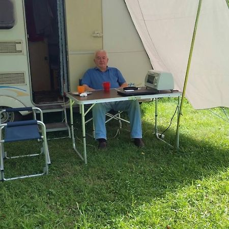 Camping Aviator, Numai Teren, Campare Pentru Rulote Autorulote Personale, Campingul Nu Are Rulote !!! Buşteni Eksteriør billede