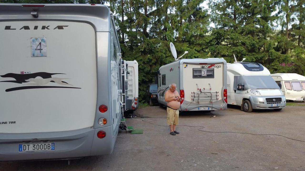 Camping Aviator, Numai Teren, Campare Pentru Rulote Autorulote Personale, Campingul Nu Are Rulote !!! Buşteni Eksteriør billede