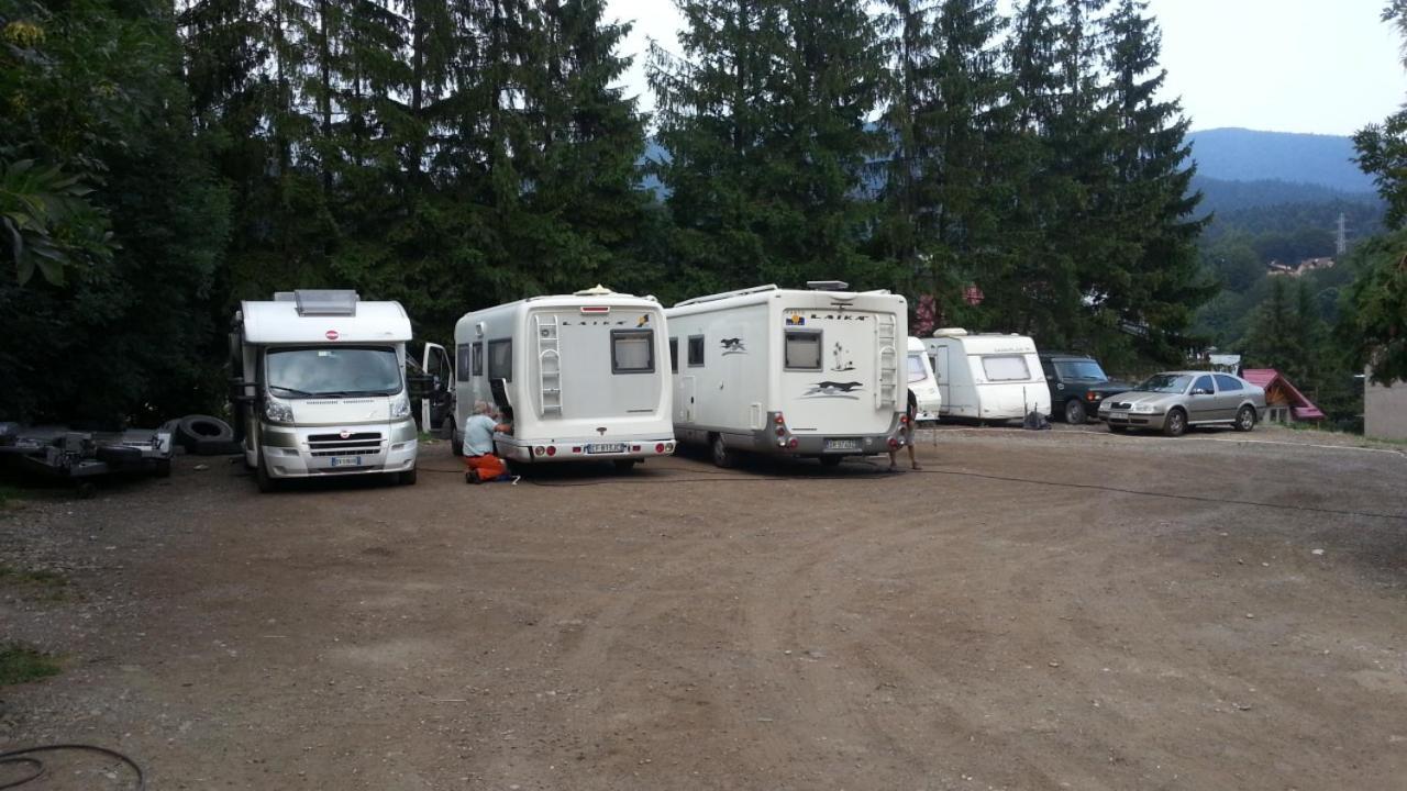 Camping Aviator, Numai Teren, Campare Pentru Rulote Autorulote Personale, Campingul Nu Are Rulote !!! Buşteni Eksteriør billede