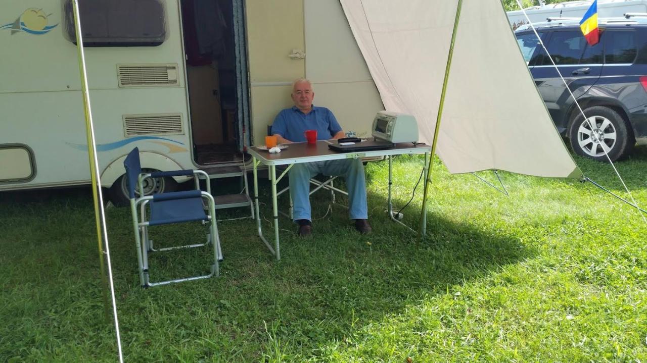 Camping Aviator, Numai Teren, Campare Pentru Rulote Autorulote Personale, Campingul Nu Are Rulote !!! Buşteni Eksteriør billede