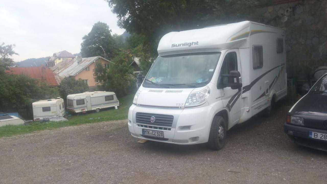 Camping Aviator, Numai Teren, Campare Pentru Rulote Autorulote Personale, Campingul Nu Are Rulote !!! Buşteni Eksteriør billede